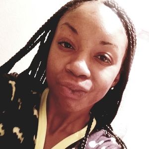 Meet your Posher, Adrienne